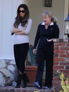 th_741235159_KateBeckinsale01192013OutinBeverlyHIlls5_122_342lo.jpg