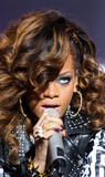 th_43222_celebrity_paradise.com_Rihanna_V_Festivall_090_122_462lo.JPG