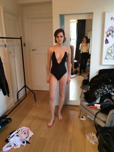 Emma Watson â€“ Leaked Personal Pictures-r5s4im11ty.jpg