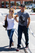 http://img274.imagevenue.com/loc453/th_58396_Hilary_Mike_in_Toluca_Lake11_122_453lo.jpg