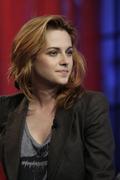 http://img274.imagevenue.com/loc466/th_43010_Kristen_Stewart_at_Jay_Leno_show5_122_466lo.jpg