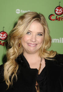 http://img274.imagevenue.com/loc47/th_314270883_AshleyBenson_ABCFamily25DaysofChristmasWinterWonderlandinNY_December4010_122_47lo.jpg