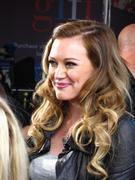 http://img274.imagevenue.com/loc472/th_85822_Hilary_Duff_At_Extra_with_Mario_Lopez51_122_472lo.jpg