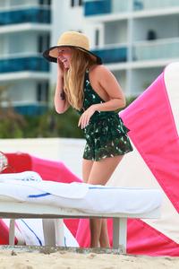 Chanel West Coast â€“ Swimsuit Candids in Miami (Nipslip)-75mkr6xskl.jpg