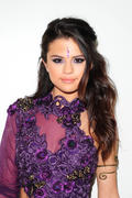 http://img274.imagevenue.com/loc568/th_709901820_Selena_Gomez_Backstage_Dancing_with_the_Stars1_122_568lo.jpg