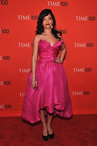 http://img274.imagevenue.com/loc587/th_342251680_Rihanna_TIMEs100mostinfluentialpeopleGala_240412_001_122_587lo.jpg